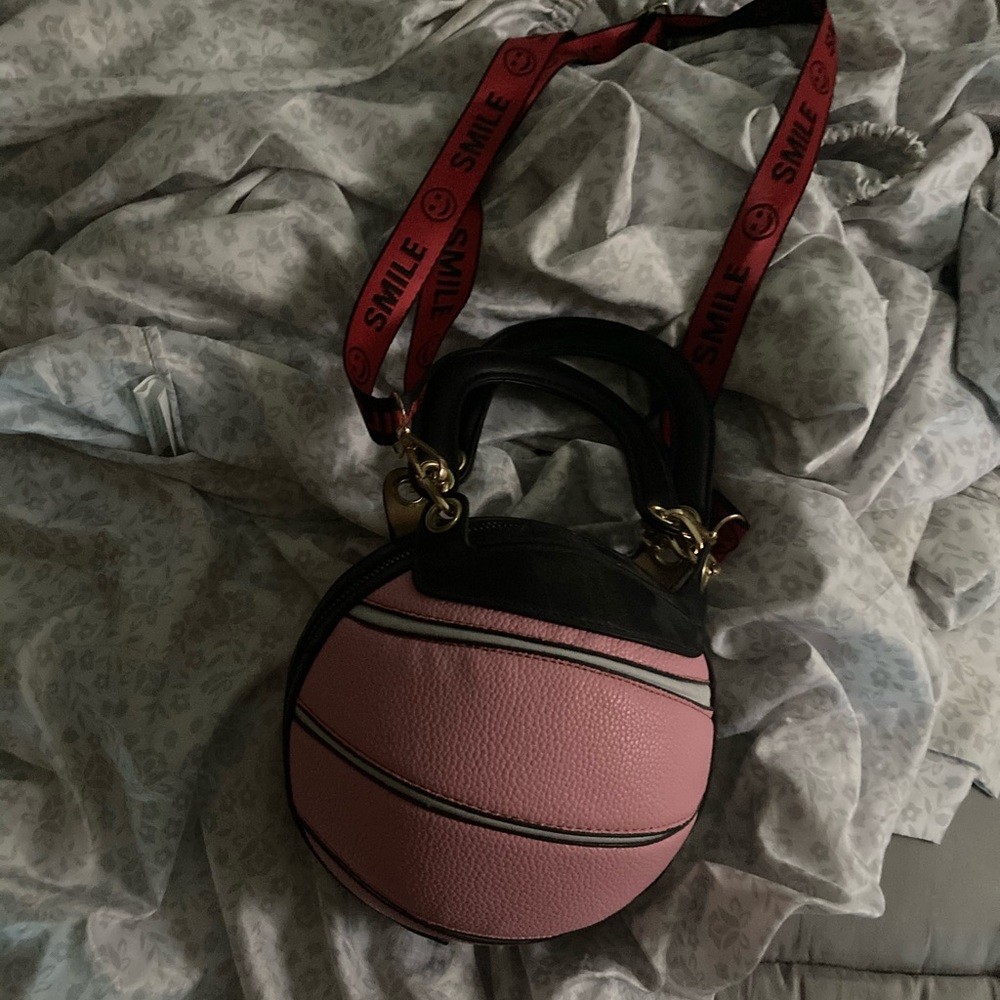 purse - Picture 2 of 3